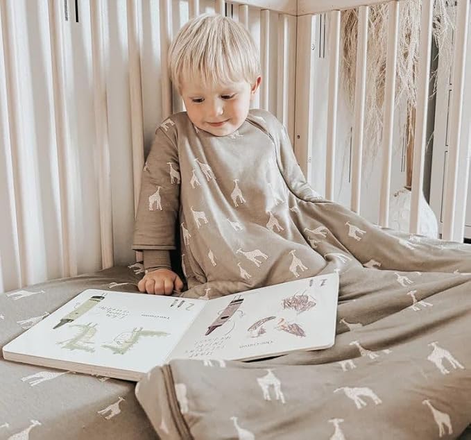 GUNAMUNA Long-Sleeve Sleep Sack for Babies and Toddlers, Wearable Sleep Bag, Easy Diaper Changes, Soft Rayon, 2.5 TOG