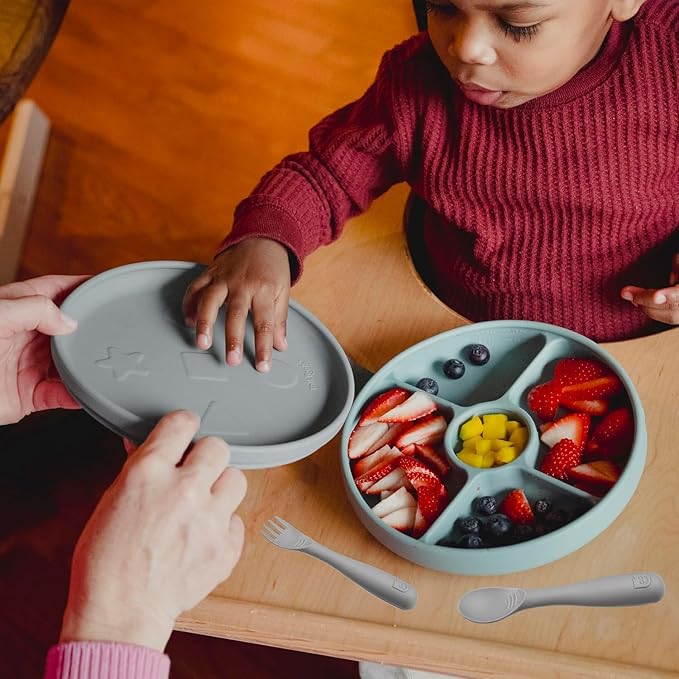 Talktools Bitsy Feeding Kid's Essentials Plate Set – Toddler Utensils, Spoon and Fork, Plate Lid, Perfect for Mealtime – Strong Suction Toddler Plates with 4 Compartments (Set-Cloud)