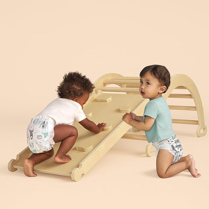 The Honest Company Comfort Dry Disposable Diapers for Sensitive Skin, Hypoallergenic, Space Travel + Big Trucks, Super Club Box Size 4 (22–37 lbs) 104 Count
