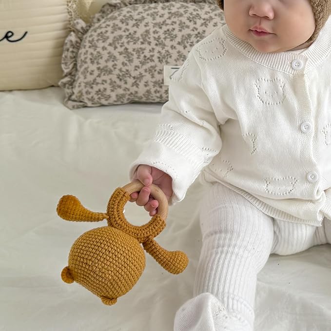 DICHA Wood Baby Rattle-Crochet Baby Rattle- Infant Rattle Sensory Development Wooden Toys Set-Includes Beech Wooden Teething Ring-Bear