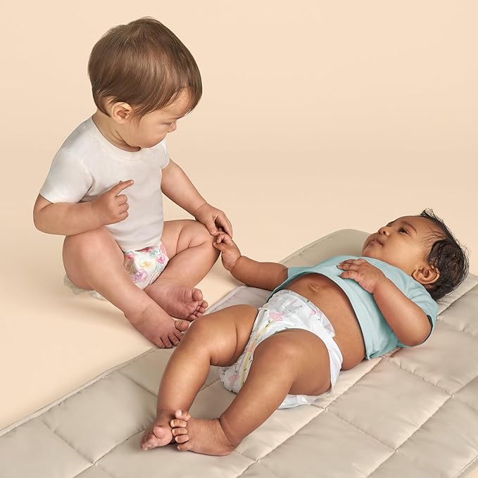 The Honest Company Comfort Dry Disposable Diapers for Sensitive Skin, Hypoallergenic, Rose Blossom + Tutu Cute, Super Club Box Size 1 (8–14 lbs), 136 Count