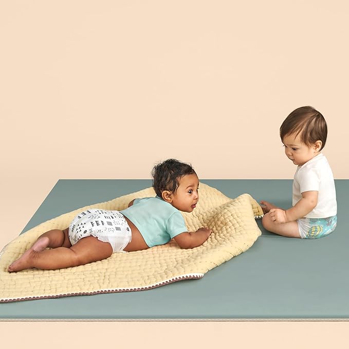 The Honest Company Comfort Dry Disposable Diapers for Sensitive Skin, Hypoallergenic, Above It All + Pattern Play, Super Club Box Size 1 (8–14 lbs) 136