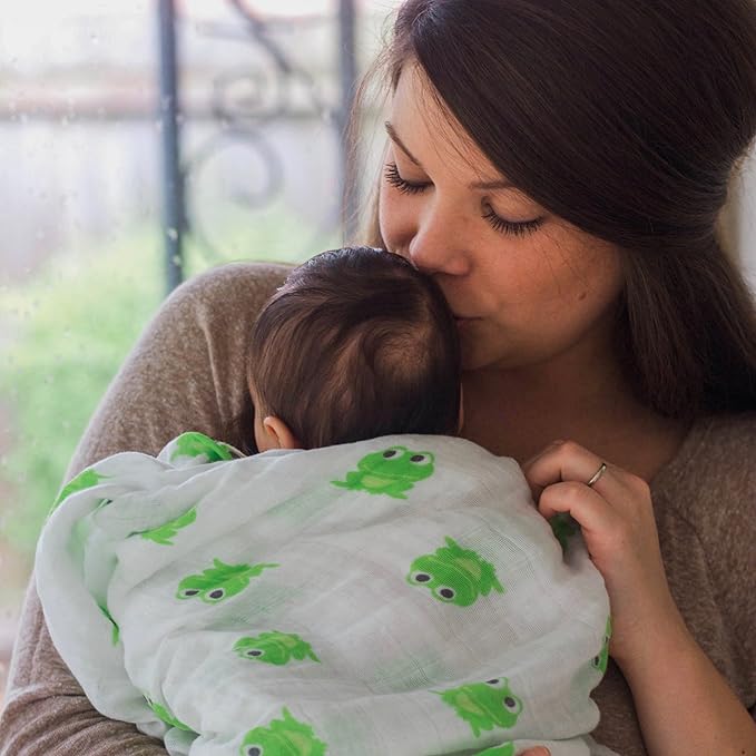 WeeSprout Organic Swaddle Blankets, Set of 2 muslin swaddle blankets, GOTs Certified Organic Cotton, Extra Large 47” x 47” for Easy Swaddling, Breathable Muslin Weave Organic Baby Blanket, Natural Dye