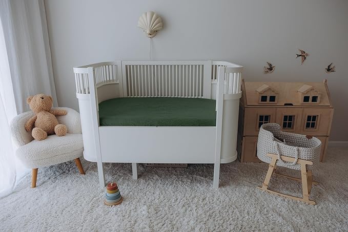 Dreamology Mini Crib Sheets,100% Muslin Cotton Crib Sheets,Pack n Play Sheets,Muslin Cotton Crib Sheet Fitted for Girls and Boys, Pack and Play Sheets, 24x38 Mini Crib Sheet | Green and Light Green
