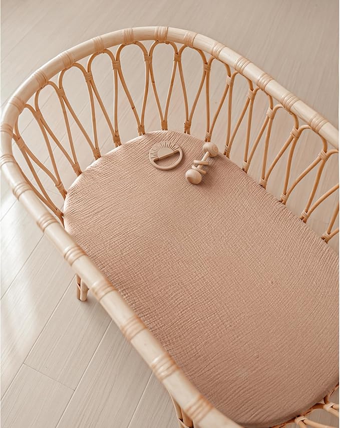 Konssy 2 Pack Muslin Fitted Bassinet Sheets for Baby Girl Boy, Soft Breathable Baby Bassinet Sheets Fit for Bassinets, Cradle, Moses Basket Oval Rectangle Pad/Mattress (Peach,Floral)