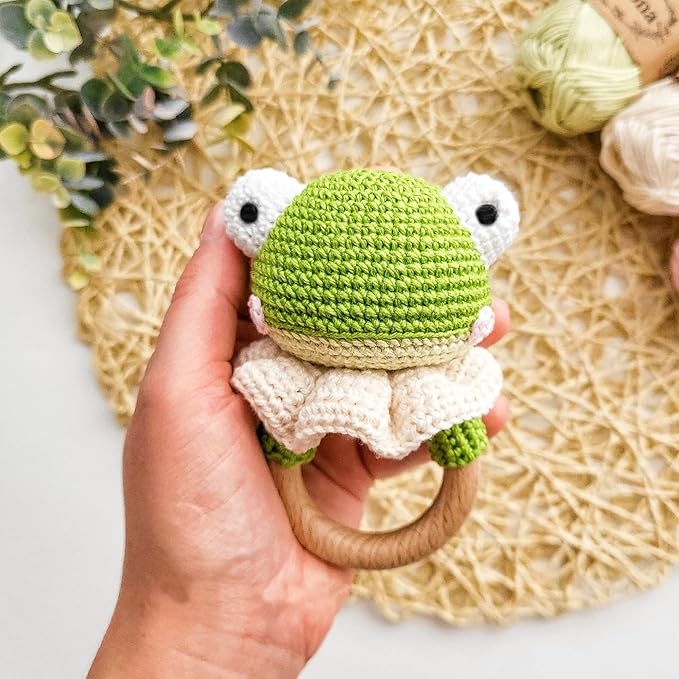 DICHA Wood Baby Rattle-Crochet Baby Rattle- Infant Rattle Sensory Development Wooden Toys Set-Includes Beech Wooden Teething Ring-Frog