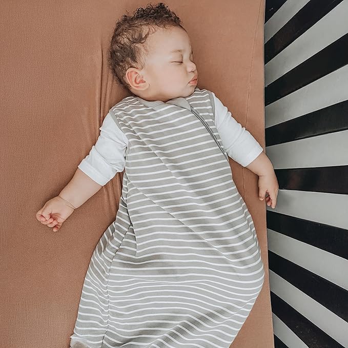 Woolino Merino Wool and Organic Cotton Baby Sleep Bag - 4 Season Classic Sleep Sack for Baby - Two-Way Zipper Sleeping Bag for Baby and Toddler - 6-18 Months - Gray